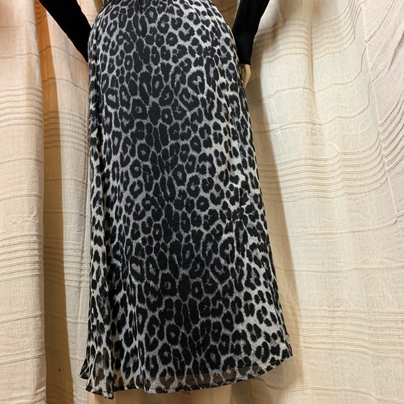 Leopard Print Maxi Skirt - Picture 2 of 4